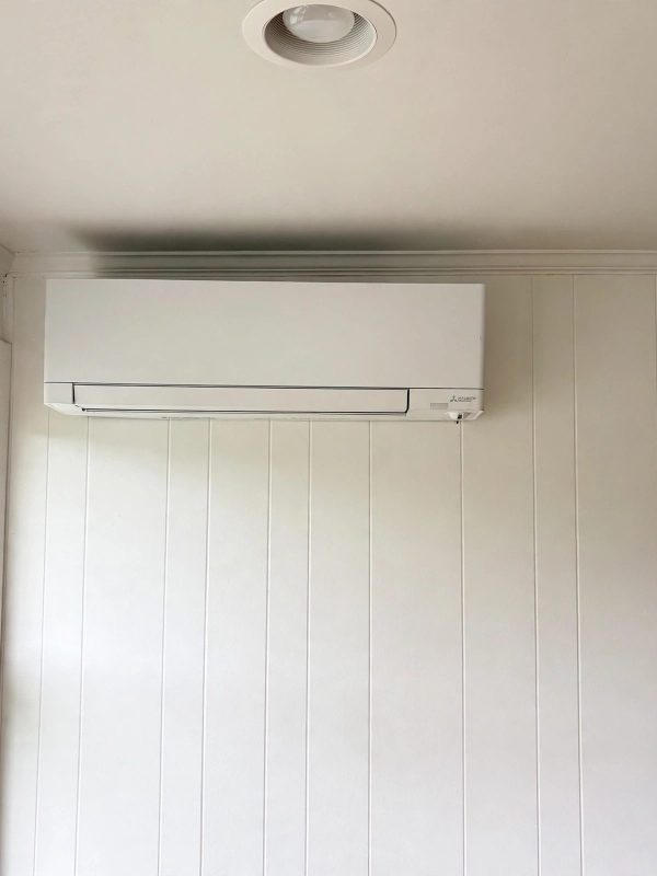 Single-zone ductless mini split indoor unit in a sunroom in Catonsville, MD